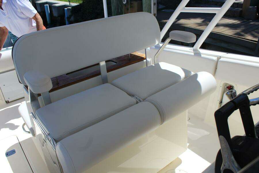 2008 Pursuit 3100 Sport