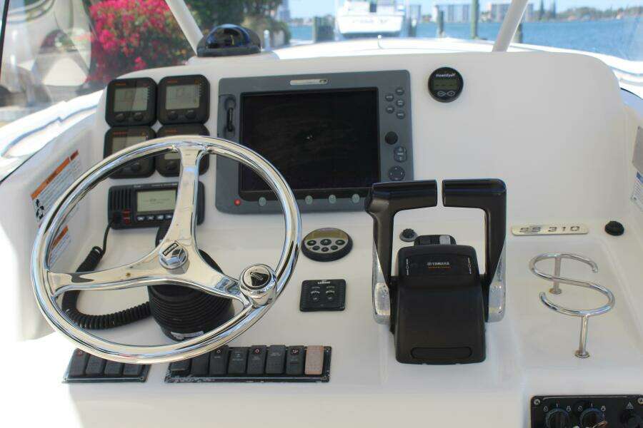 2008 Pursuit 3100 Sport