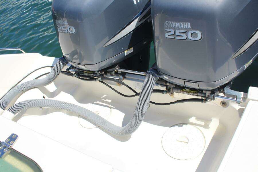 2008 Pursuit 3100 Sport