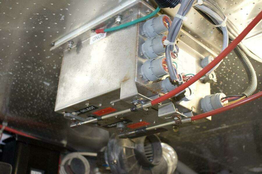 2002 McKinna 57 Pilothouse