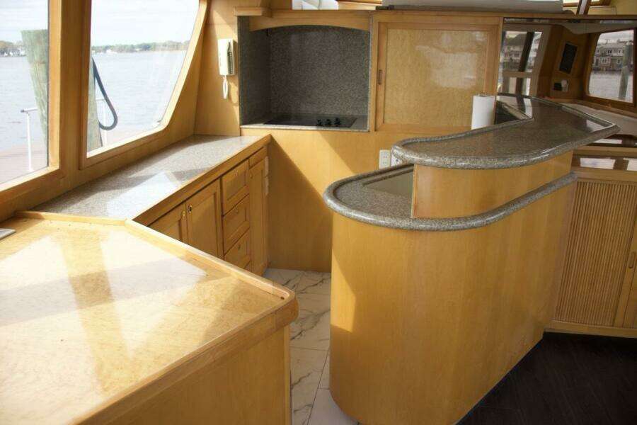 2002 McKinna 57 Pilothouse