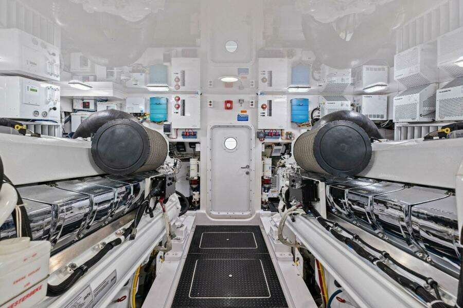 2012 82 Viking Convertible - Lady Di