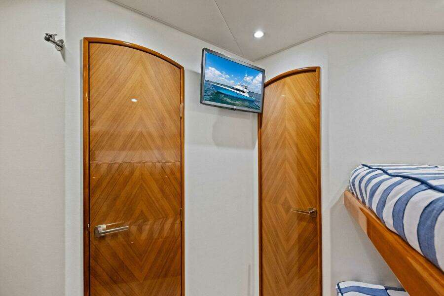 2012 82 Viking Convertible - Lady Di