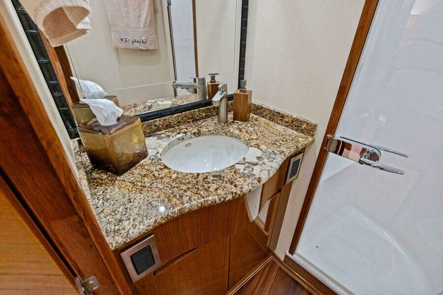 2012 82 Viking Convertible - Lady Di