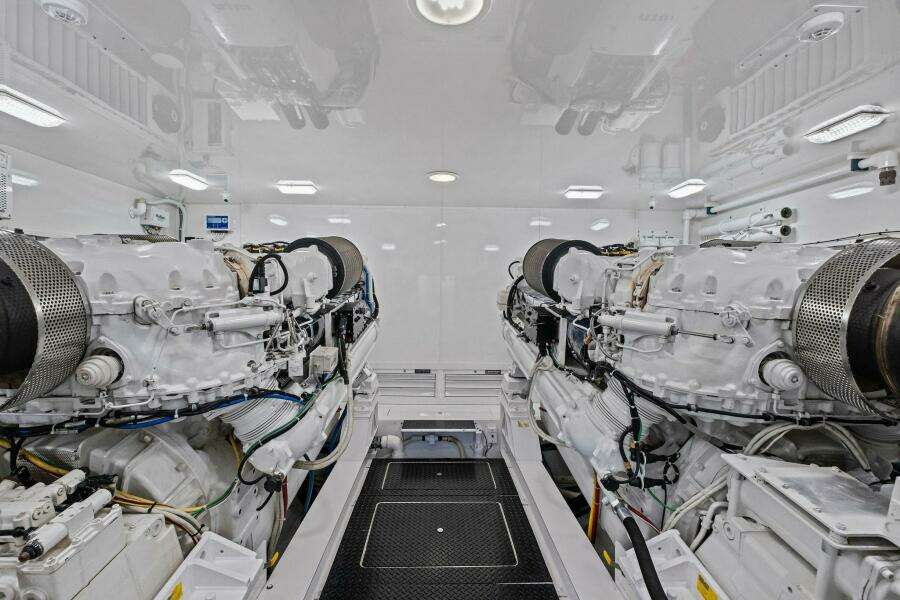 2012 82 Viking Convertible - Lady Di