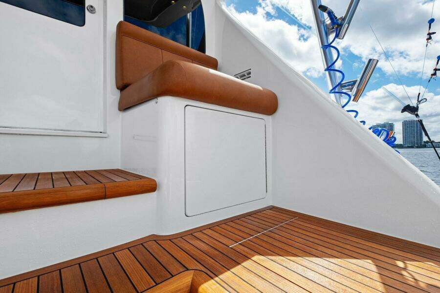 2012 82 Viking Convertible - Lady Di