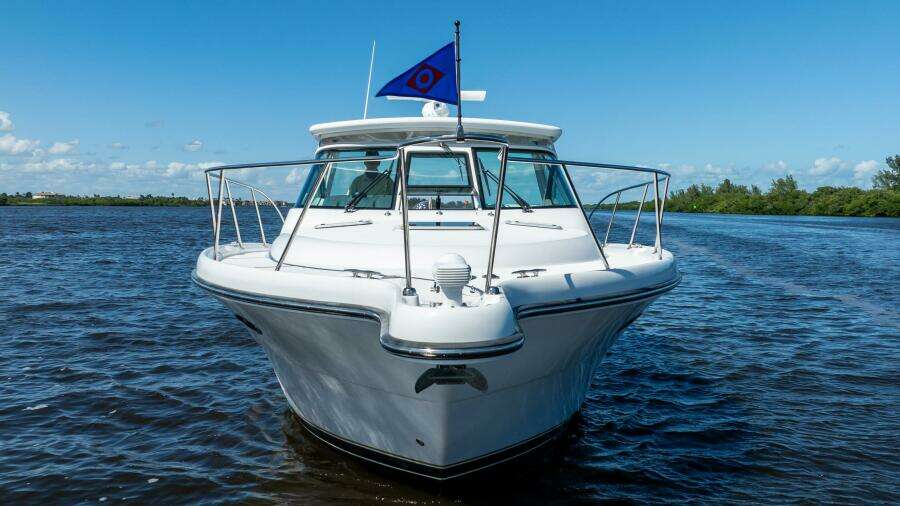 2005 Tiara Yachts 3200 Open