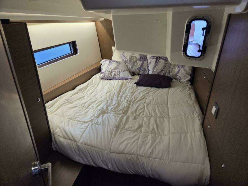 Aft Starboard Queen Berth