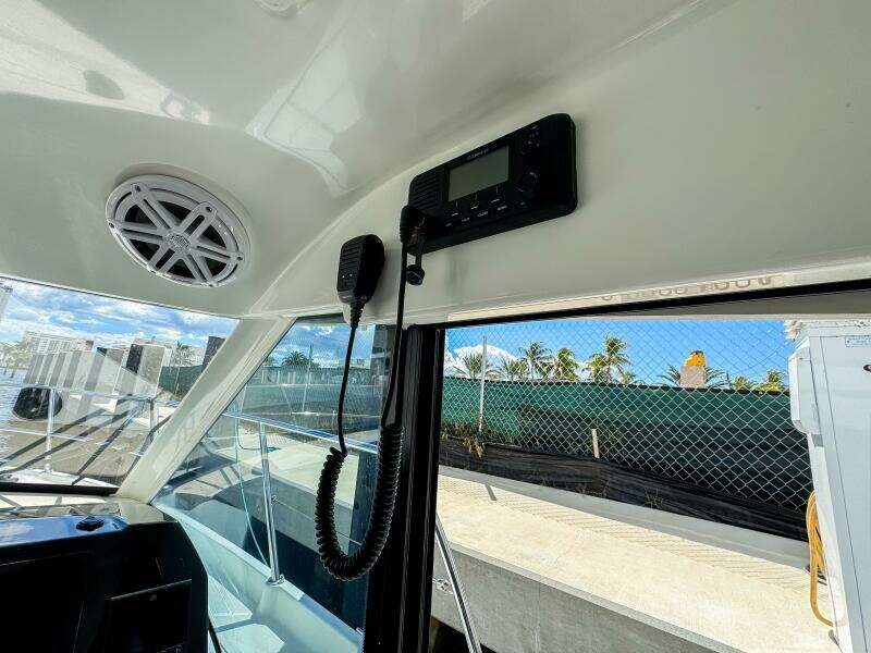 2022 Beneteau Antares 11