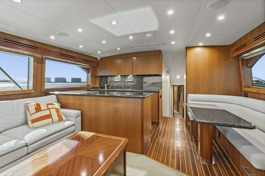 2008 60 Hatteras Blacksmith Salon