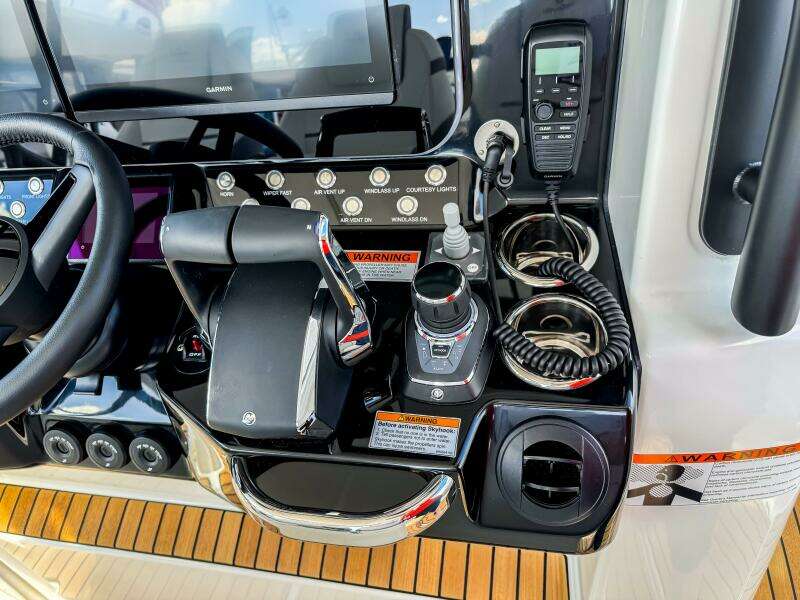 2026 Wellcraft 38 T-Top