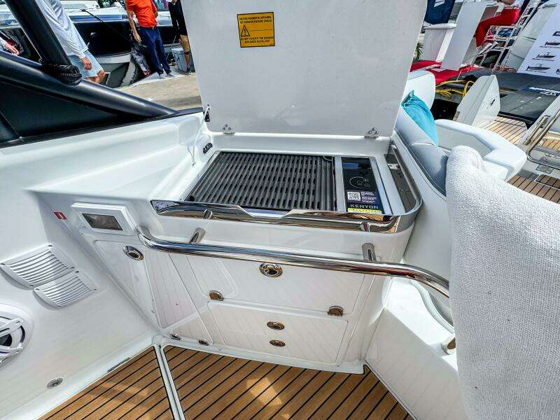 2026 Wellcraft 38 T-Top