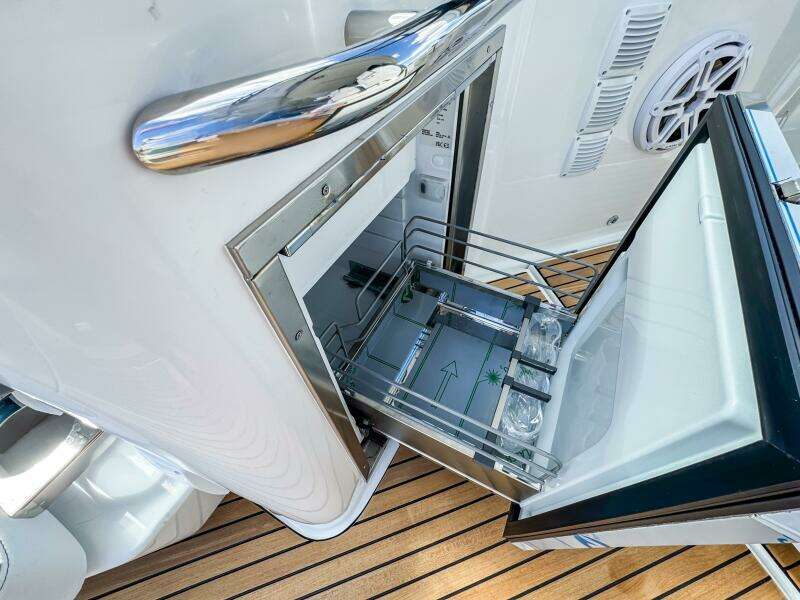 2026 Wellcraft 38 T-Top