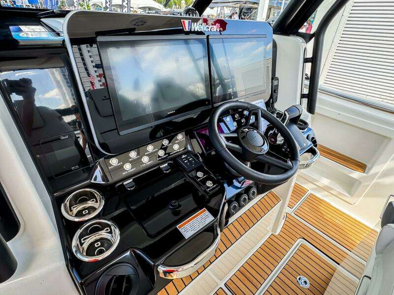 2026 Wellcraft 38 T-Top