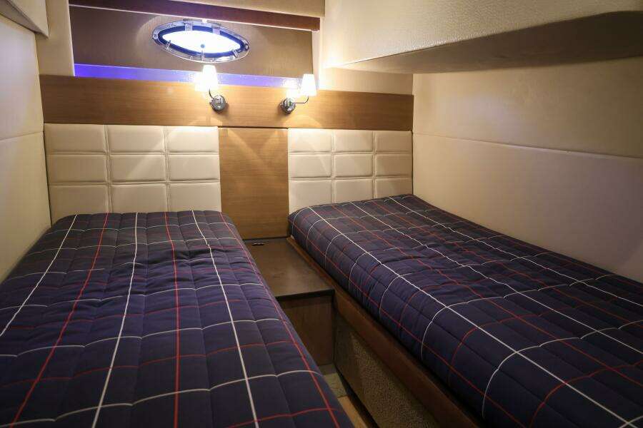 2013 Formula 45 Yacht