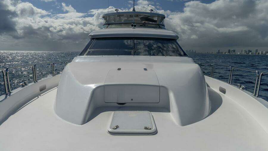 Hatteras 80 Gallopin- Bow