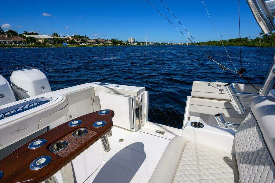 Cockpit Seating & Rod Holders