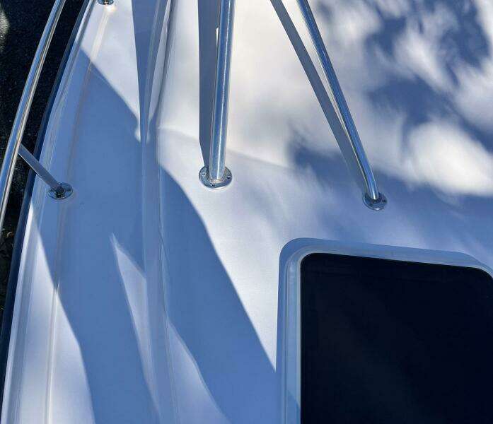 2004 Grady-White Express 330