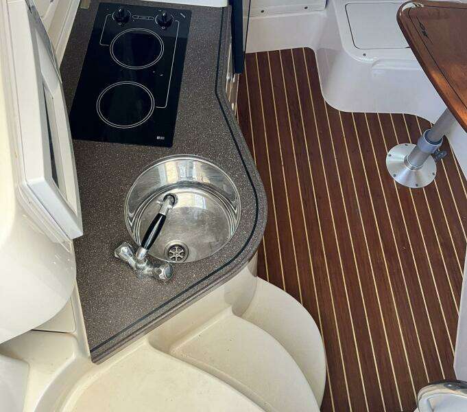 2004 Grady-White Express 330