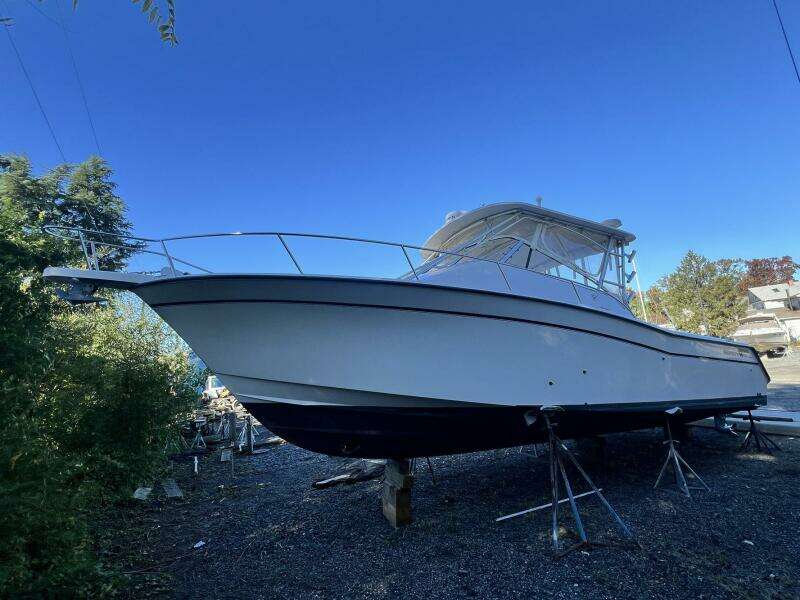 2004 Grady-White Express 330