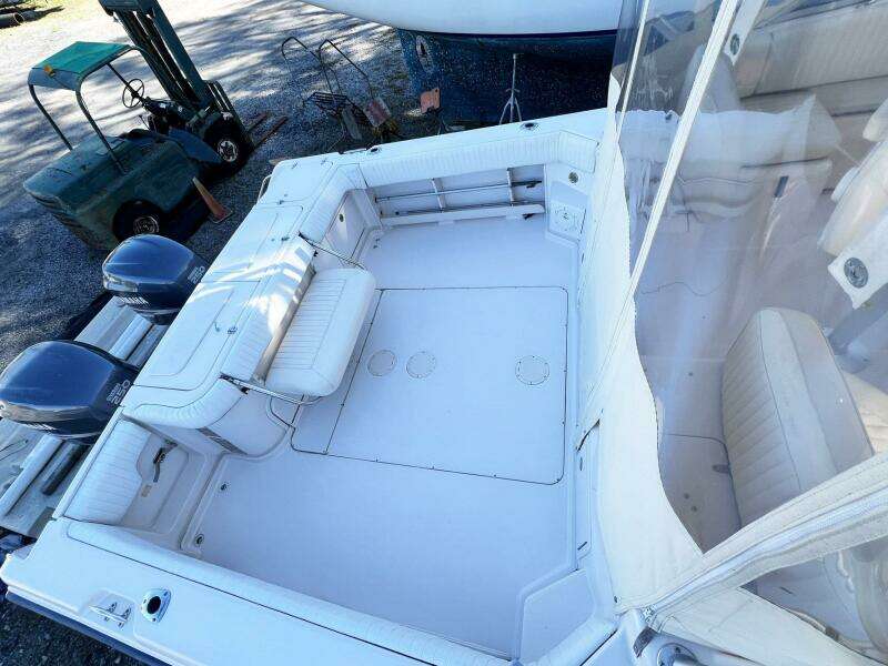 2004 Grady-White Express 330