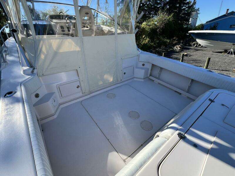 2004 Grady-White Express 330