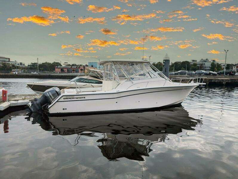 2004 Grady-White Express 330