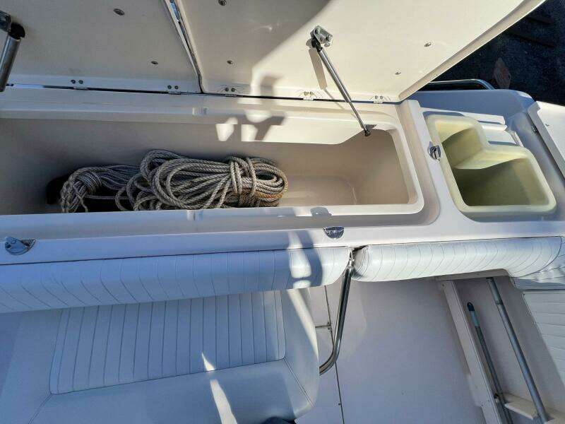 2004 Grady-White Express 330