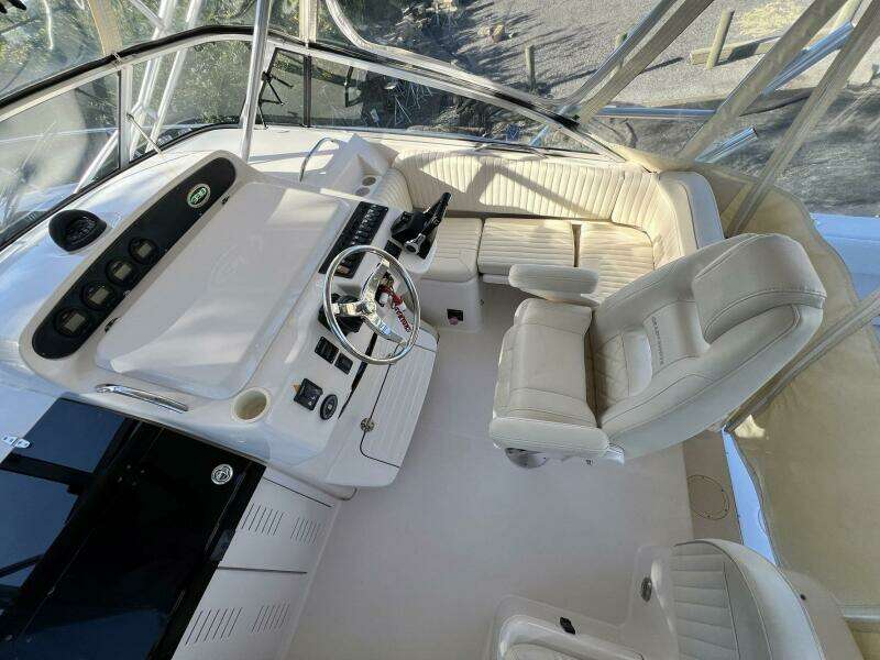 2004 Grady-White Express 330