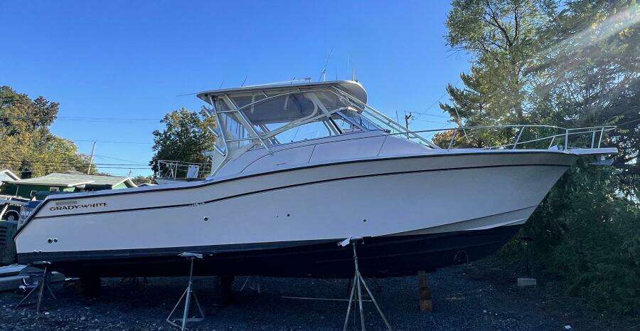 2004 Grady-White Express 330