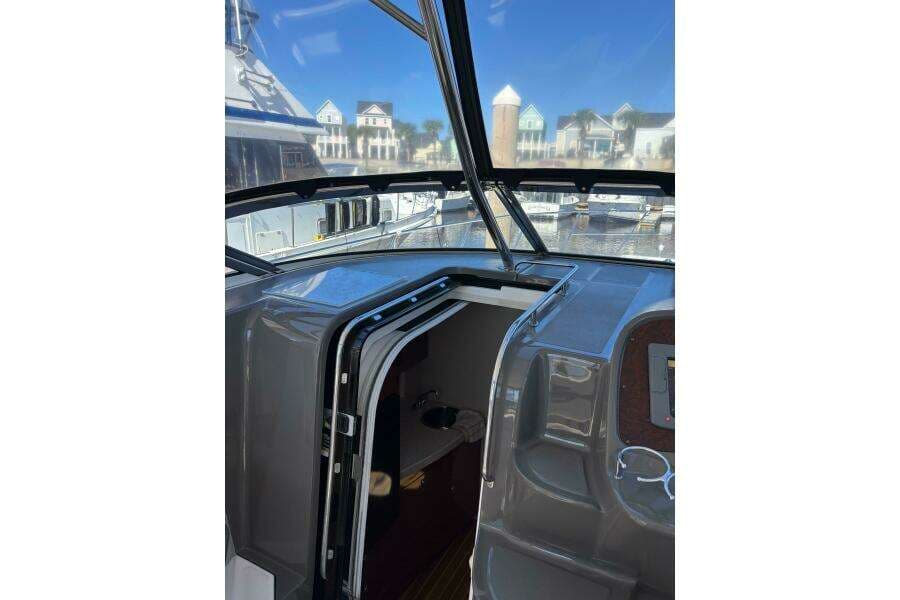 2007 Regal 3760 Sportyacht