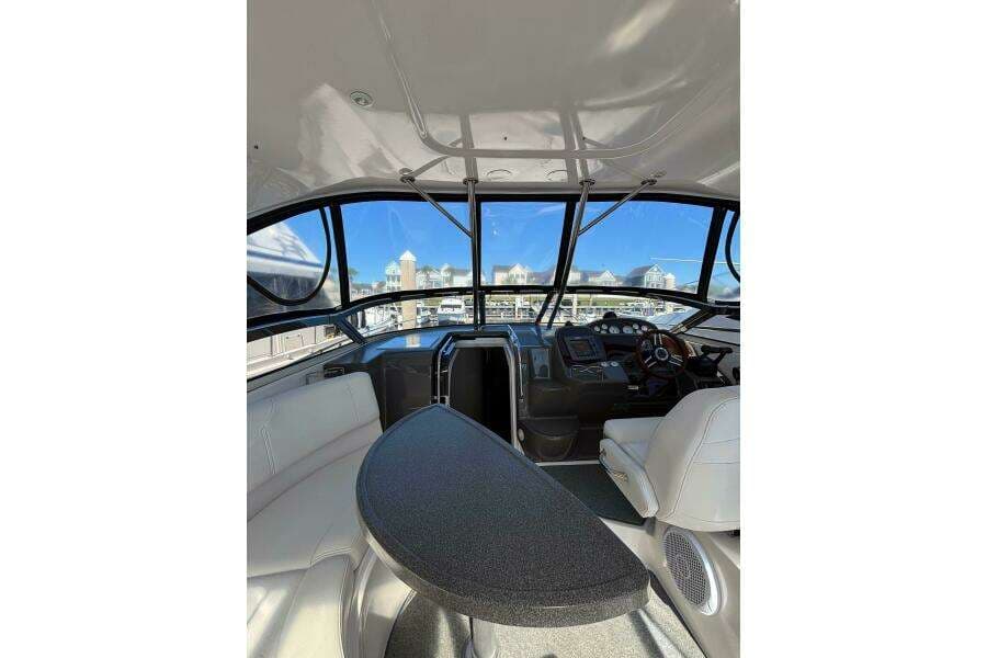 2007 Regal 3760 Sportyacht