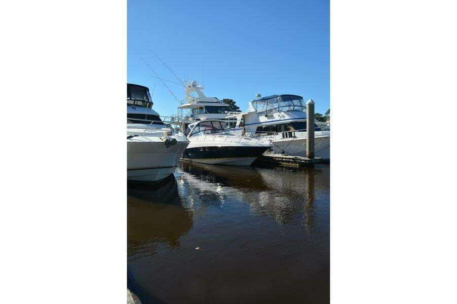 2007 Regal 3760 Sportyacht