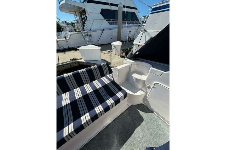 2007 Regal 3760 Sportyacht