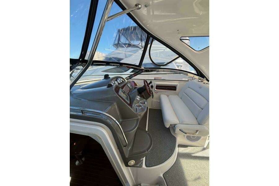 2007 Regal 3760 Sportyacht