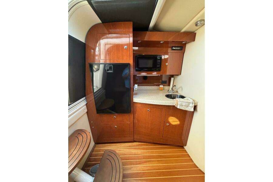 2007 Regal 3760 Sportyacht