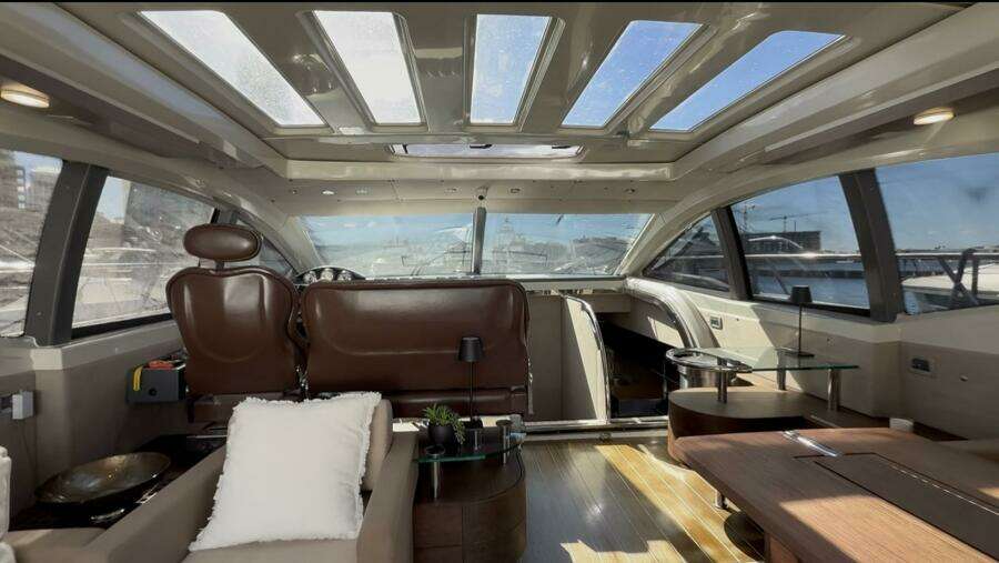 2011 Azimut 68S