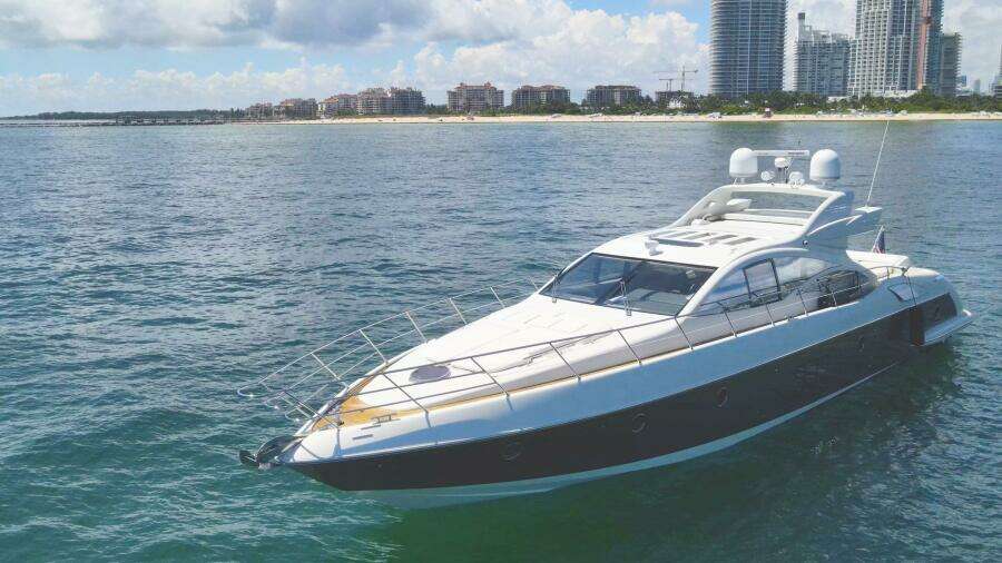 2011 Azimut 68S