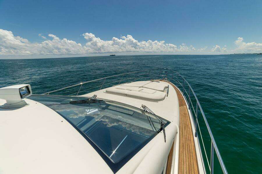 2011 Azimut 68S
