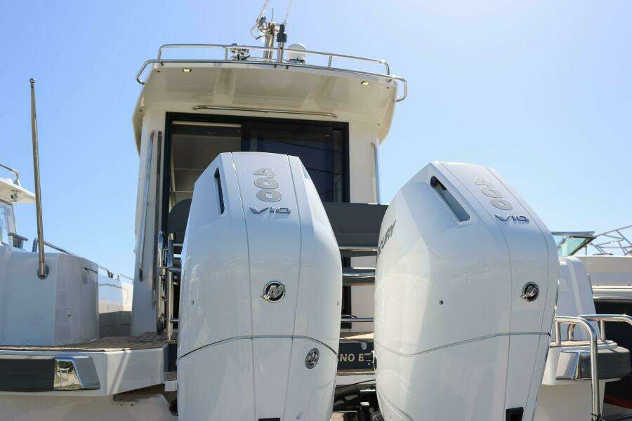 Nimbus 40 - Ocean Therapy - Engines 