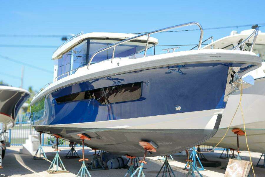 Nimbus 40 - Ocean Therapy - Exterior Profile