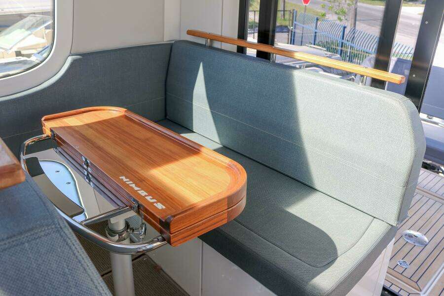 Nimbus 40 - Ocean Therapy - Deck House Dinette