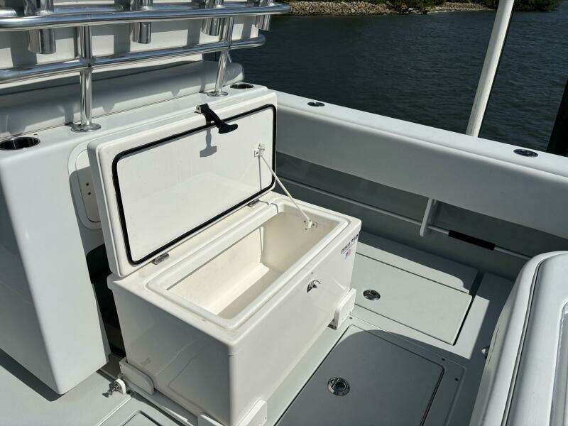 2020 Contender 28 Sport