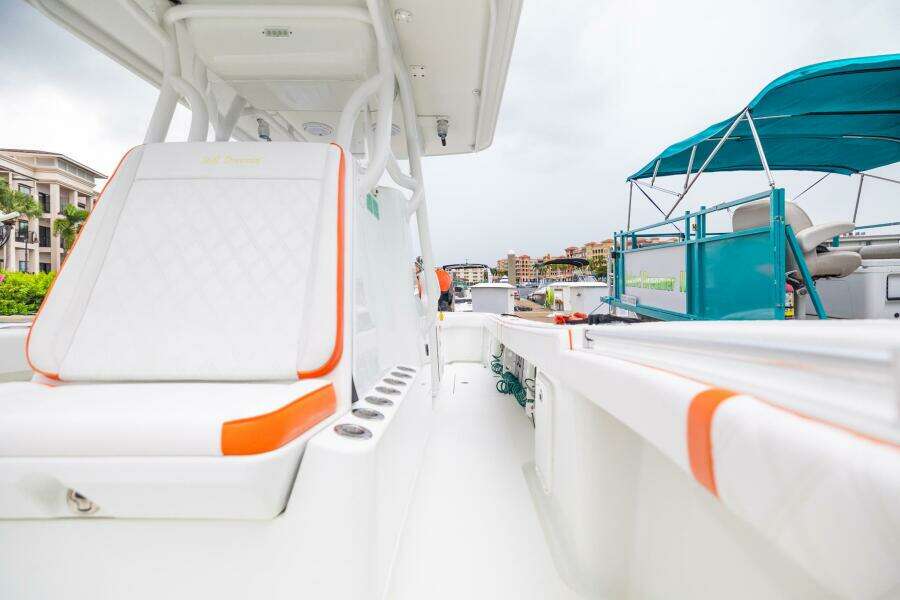 Yellowfin 32 Offshore - STILL DREAMIN - Forward Seating