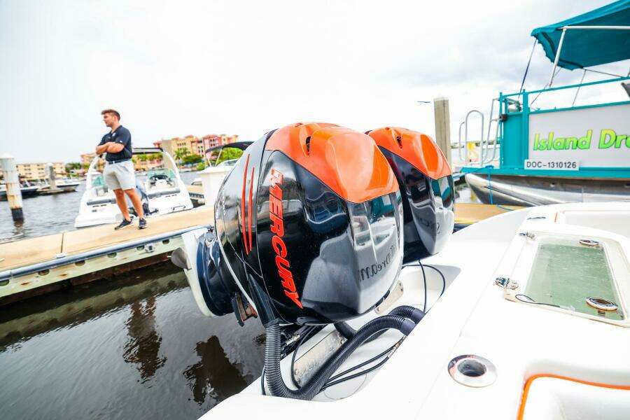 Yellowfin 32 Offshore - STILL DREAMIN - Engines 