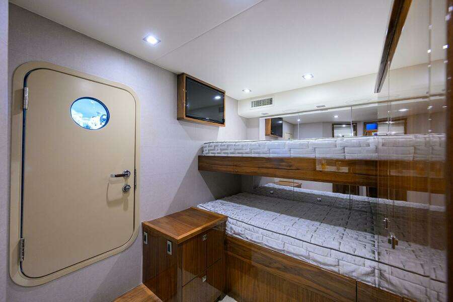 Viking 72 - Corintios - Interior Stateroom