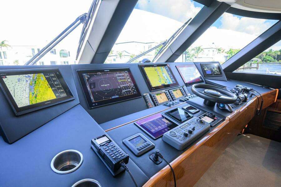 Viking 72 - Corintios - Interior Flybridge