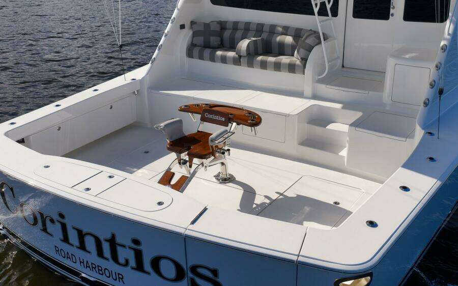 Viking 72 - Corintios - Exterior Cockpit