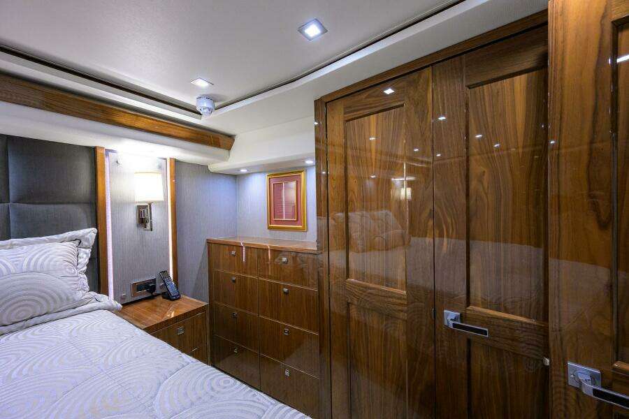 Viking 72 - Corintios - Interior Stateroom