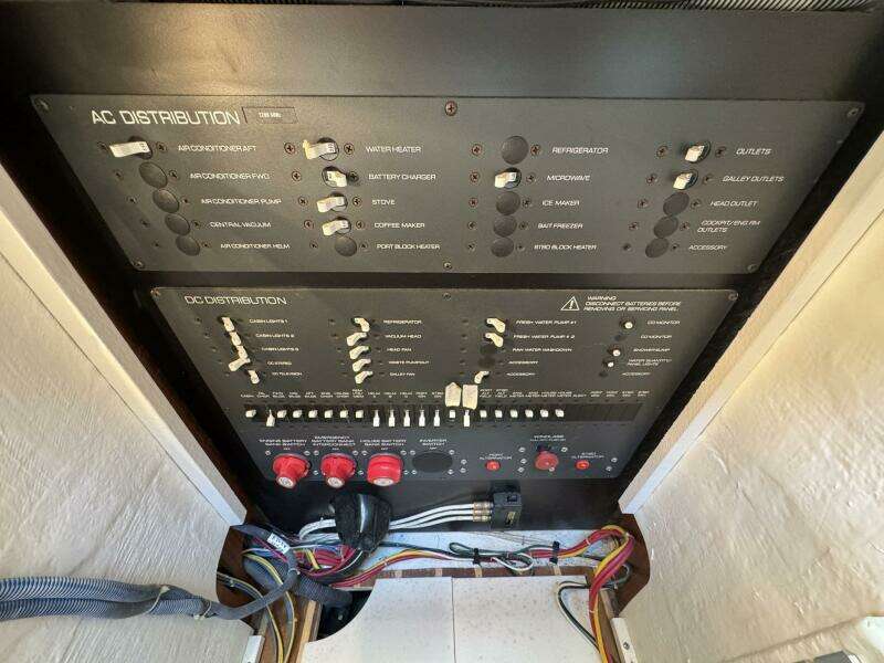 2005 Tiara Yachts 3200 Open